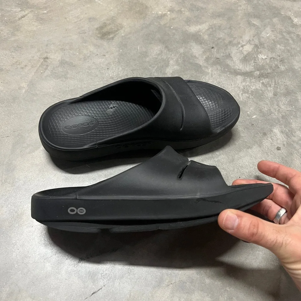 Oofos OOahh Slide Sandals Black Recovery Footwear M7 W9 EU 40